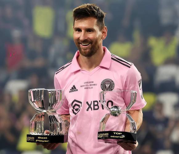 美职联官方晒海报祝贺梅西达成900球:梅西又迎来一个里程碑