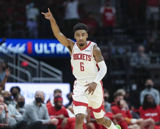 复出还可以!申京半场6中5高效拿下10分2板3助