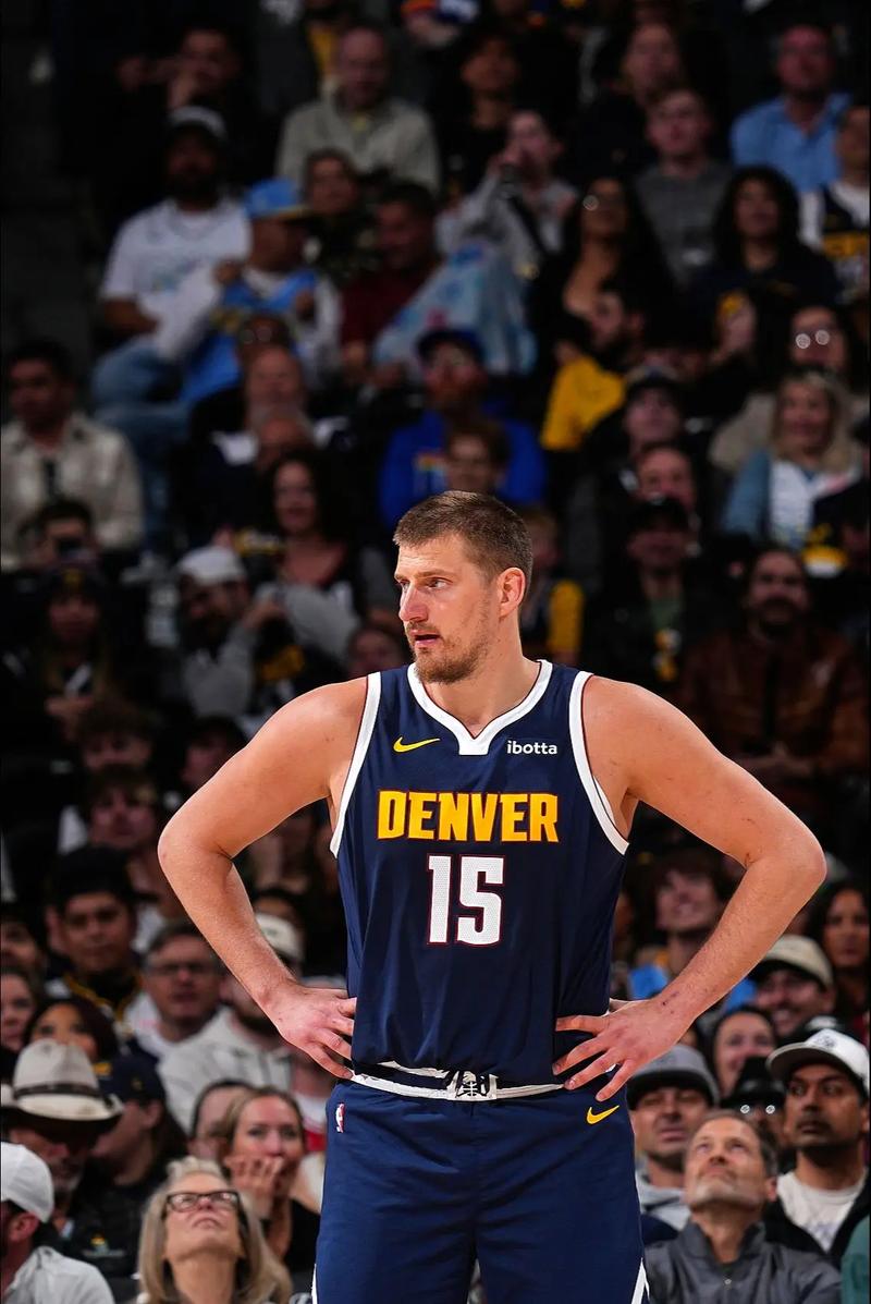 6个失误有点过分！约基奇半场3中2拿下7分6板6助1断2帽