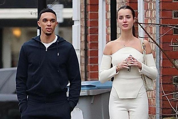 太阳报：阿诺德与模特女友和平分手，交往18个月后各奔前程