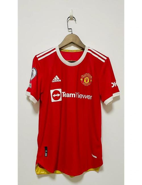 曼联202627赛季主场球衣曝光穿越时光致敬70年代经典风格_英超直播