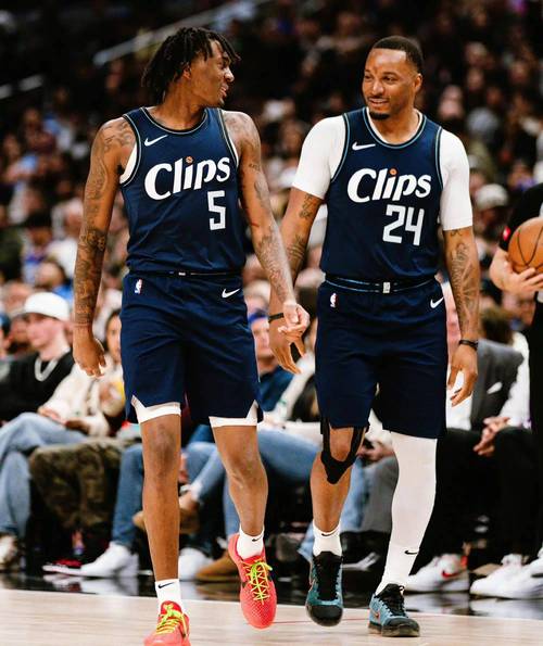 要沉了快船第三节2536再输鹈鹕11分落后两位数进入末节