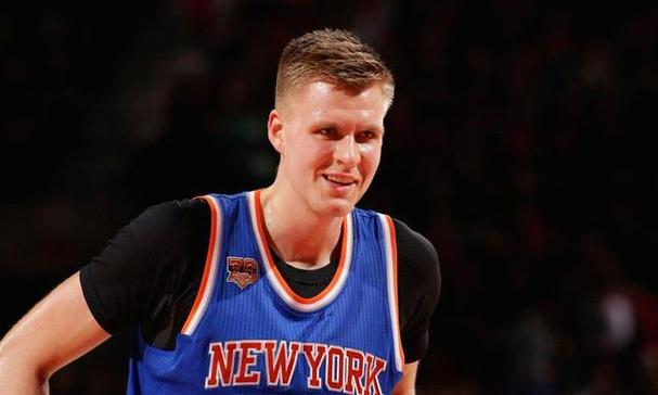 面对旧主!波尔津吉斯半场6投2中拿到5分4篮板1助攻2抢断2盖帽