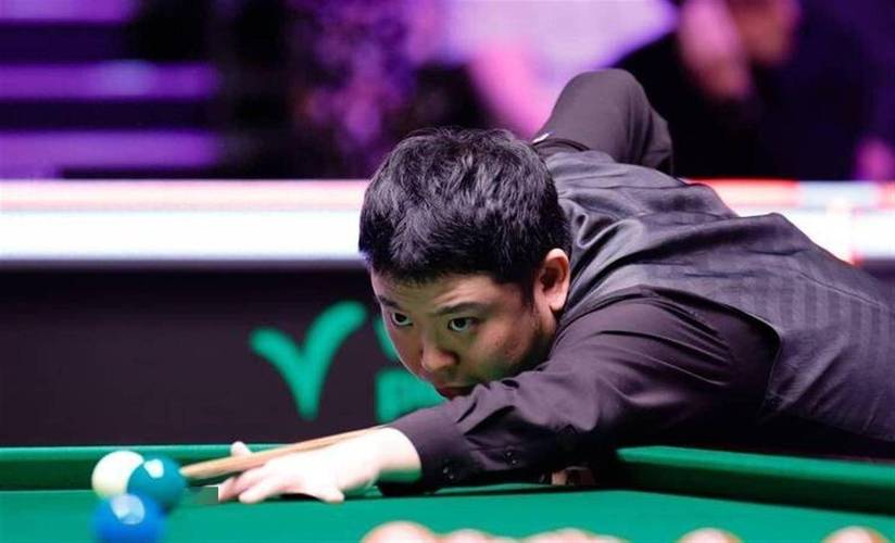 张安达下半场连胜三局52击败肖国栋,晋级斯诺克世界公开赛16强