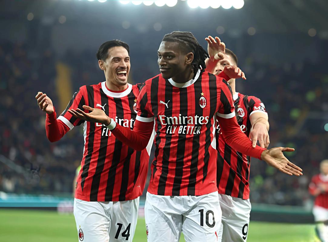 DAZN捕捉拉齐奥10米兰场上对话：莱奥怒吼普利西奇单打不传球