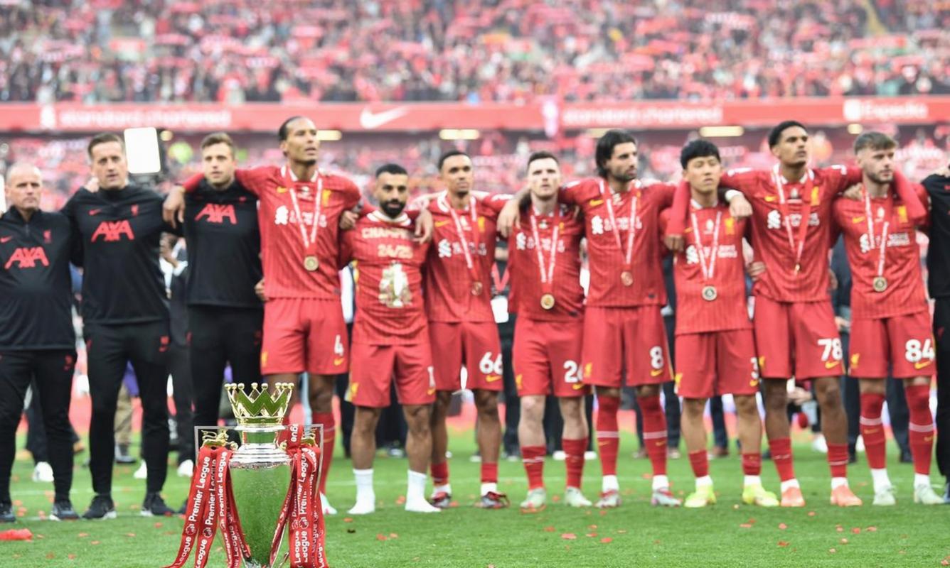 首回合61大胜！拜仁发布对阵亚特兰大海报：封面人物迪亚斯