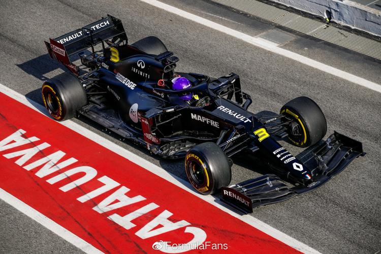 本赛季当雷诺出战30+分钟时场均18.7分10.3板1.6助命中率62.4%