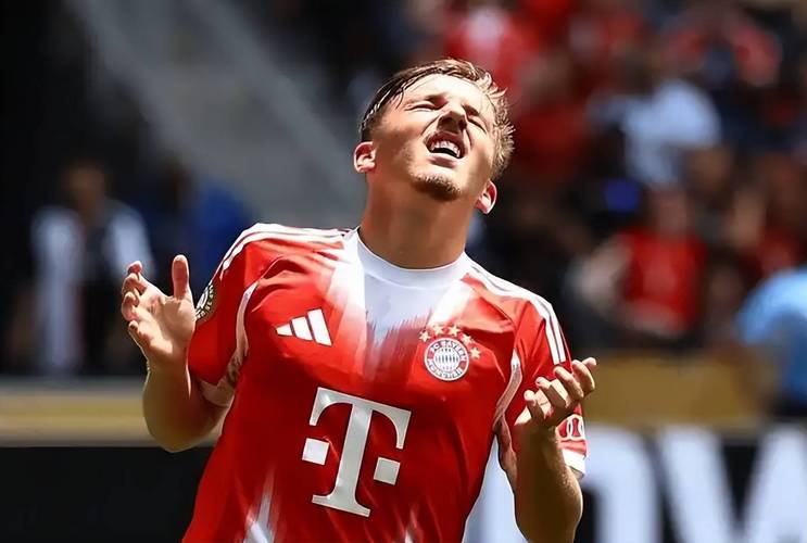 18岁24天！卡尔是欧冠单场传射最年轻德国球员