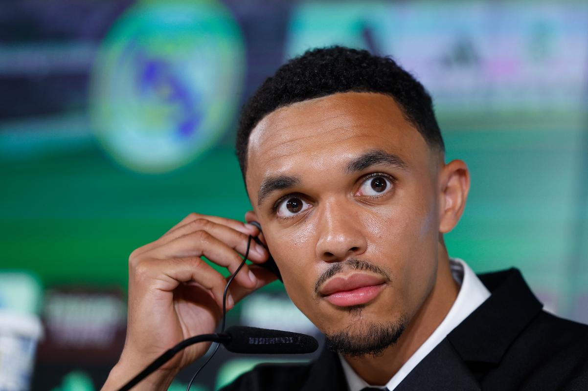 邮报:阿诺德和女友分手了但别担心他们会成为好朋友_西甲直播