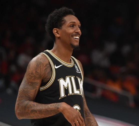 老鹰想致敬脱衣舞俱乐部被取消俱乐部名宿路威透露活动如期举行