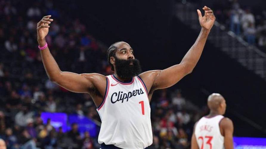 头被打了大包退赛!祖巴茨18中7拿18分8板3助1帽&6前场板