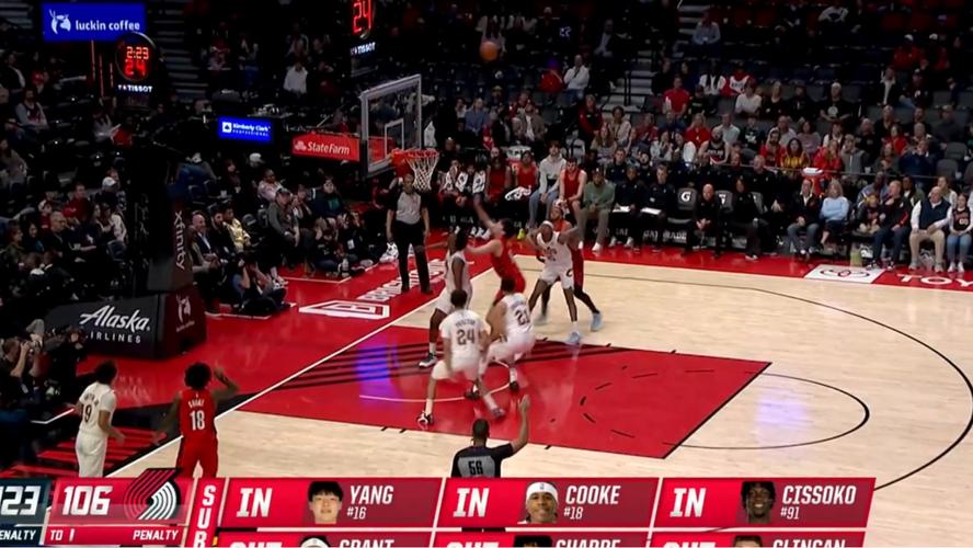 这场要生涯之夜！克林根半场12中7&三分3中2砍下21分8板2帽