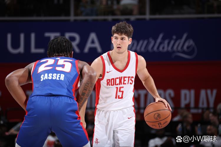 解说：近期伊森的三分命中率惨不忍睹是该多用用谢泼德了