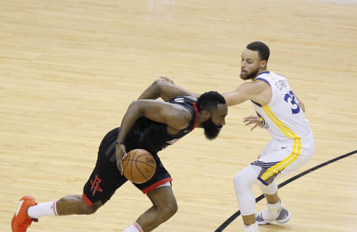 加福德:高中和华盛顿交手他就已经打中锋了现在是重拾当年状态