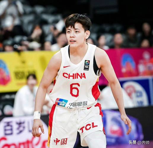 出场时间还不少!杨舒予半场16分钟5中2&三分4中1拿5分2板1助