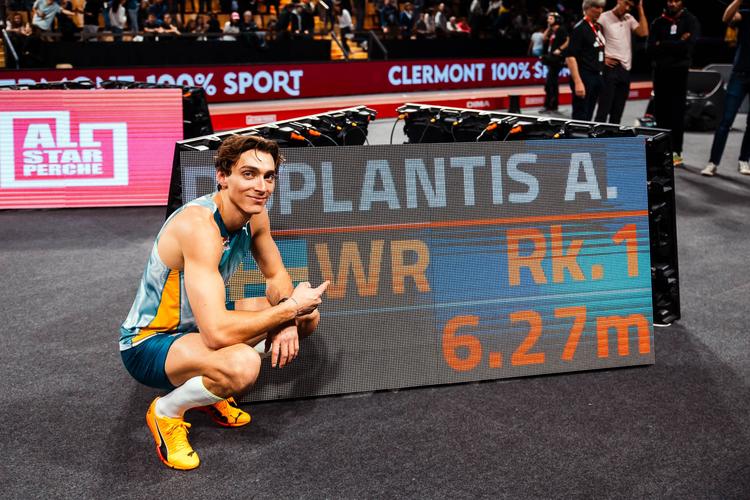 杜普兰蒂斯以6米25打破室内世锦赛男子撑杆跳高纪录，实现四连冠