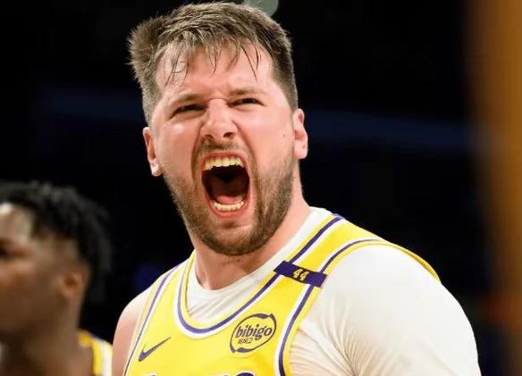 东契奇生涯已经三次第16次技犯被撤销22年&23年如出一辙!