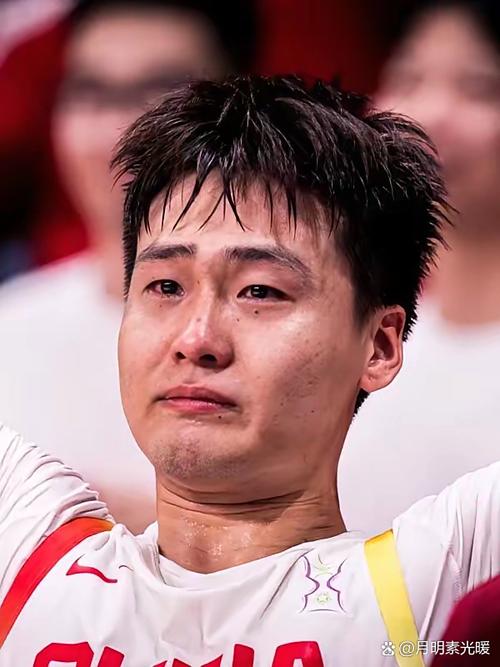 周琦上罚球线字幕:近3场34罚12中上一场8罚0中媒体人绷不住了