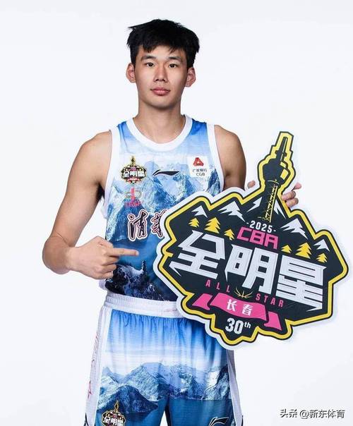 就你打得好!状元杨曦皓半场5中4拿下11分3板1助全队唯一上双