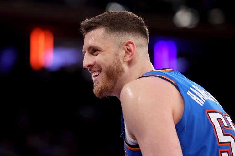 哈滕:因伤病原因不少球员承担了不同角色这提升了他们的自信心