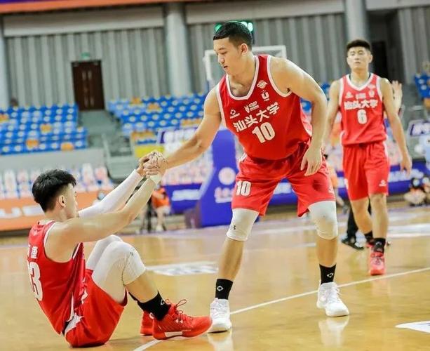 没有放弃！朱松玮连续冲筐打成2+1疯狂追分分差仅剩5分