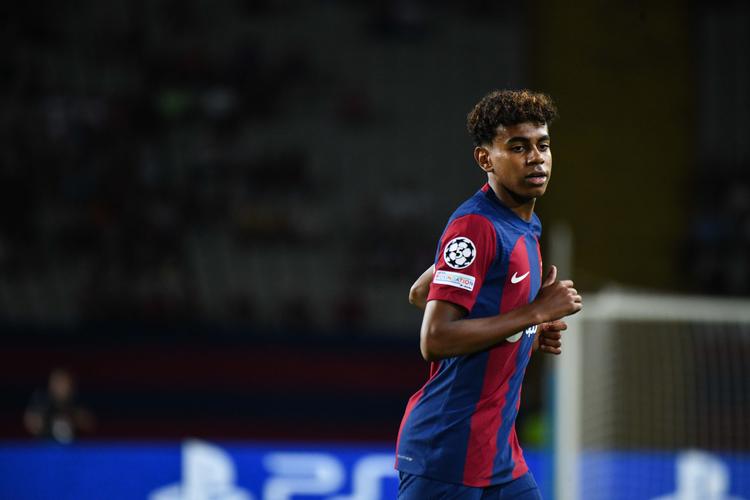 每体:巴萨对巴德吉不满感到不解,他该知道自己必须与亚马尔竞争