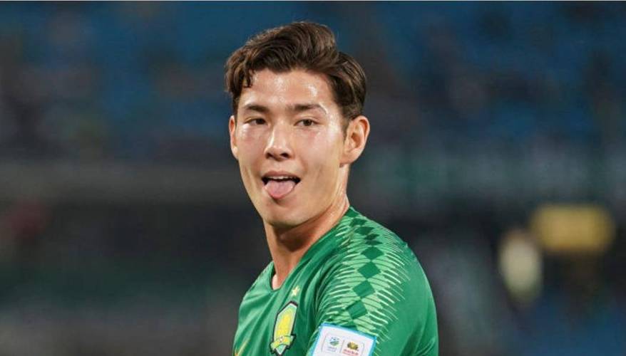 库卢社媒发文：一瘸一拐是因为膝盖进行了一次小手术，现在很好