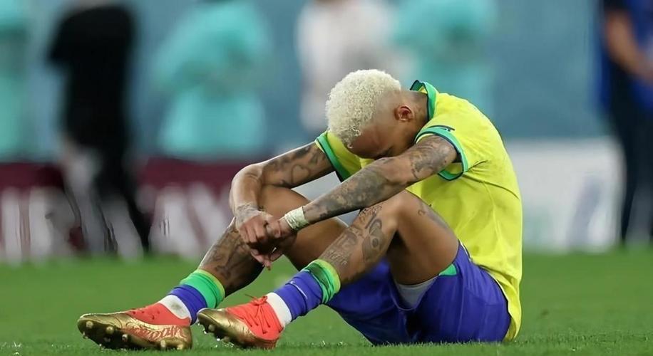 维耶里：莱奥踢得好时是世界最佳，踢得差时想立马把他卖掉